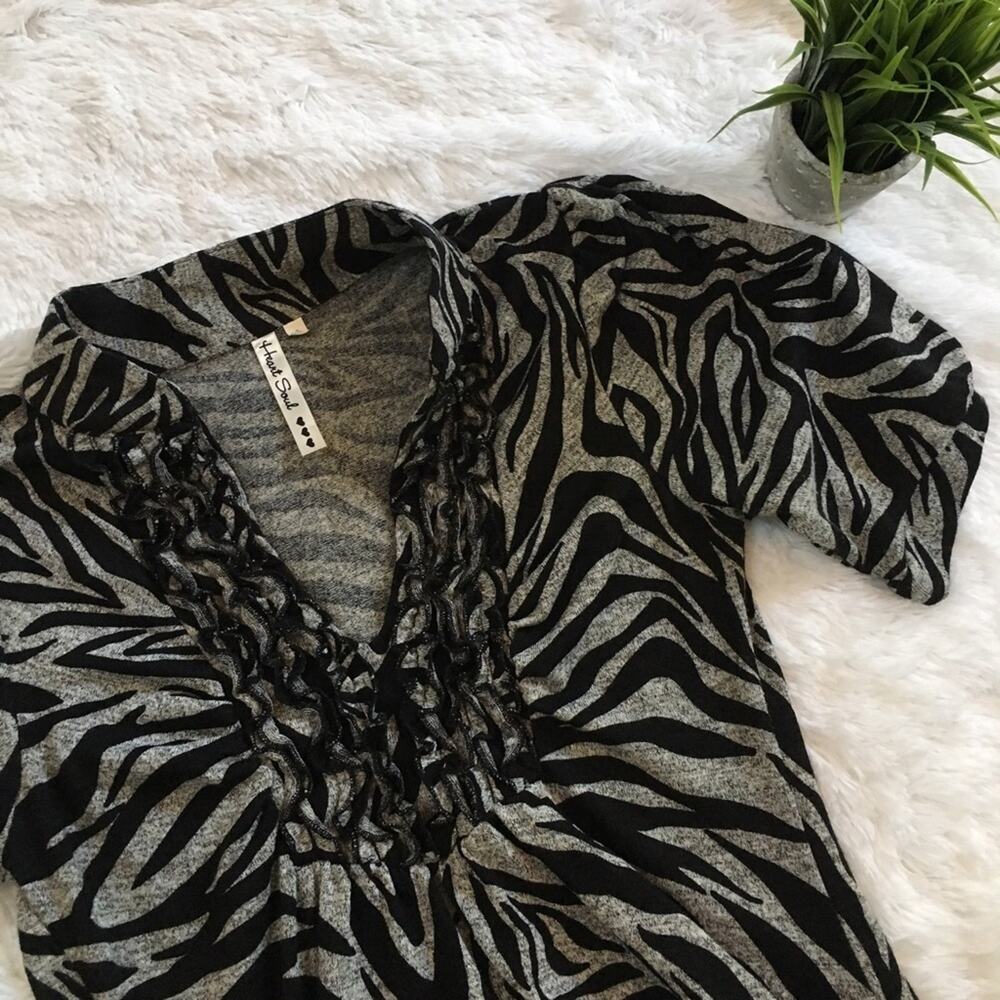 Heart Soul Zebra Gry/ Blk V-Neck Top w/ Ruffle